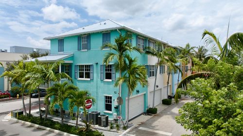 78-810 3rd Ave N, Lake Worth Beach, FL, 33460-3520 | Card Image