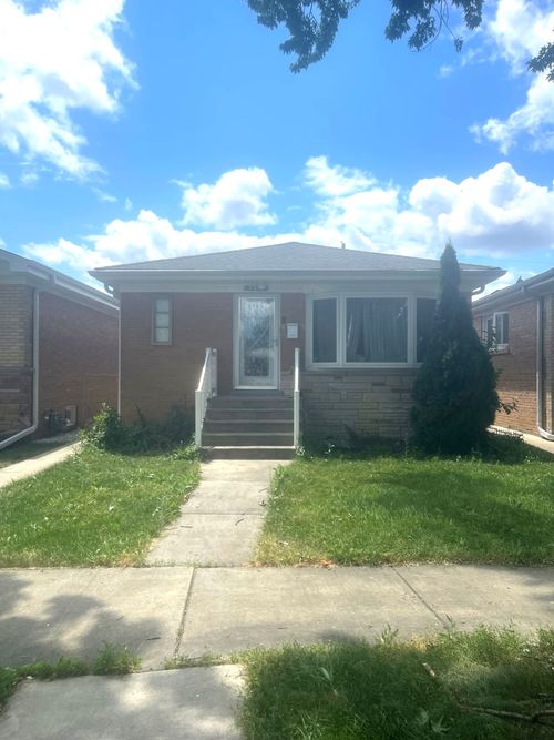 7519 W Winnemac Ave, Harwood Heights, IL, 60706-3407 | Card Image