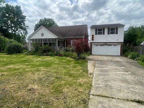 530 Center Street, Hubbard, OH, 44425 | Card Image