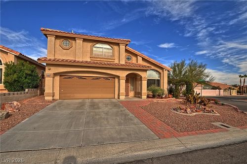 9038 Indian Valley Dr, Las Vegas, NV, 89129-6353 | Card Image