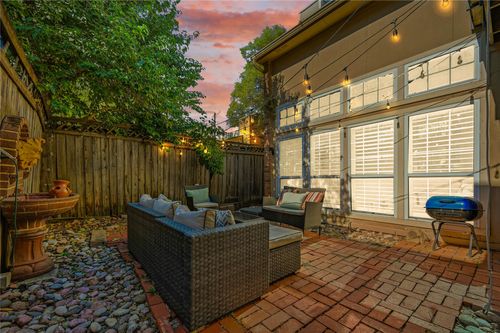 3624 Douglas Ave, Dallas, TX, 75219-2831 | Card Image