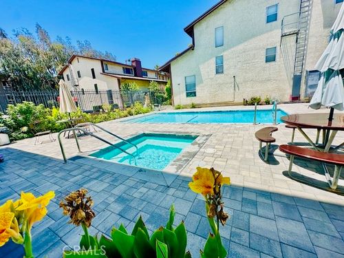 unit-202-9039 Van Nuys Blvd, Panorama City, CA, 91402-1823 | Card Image