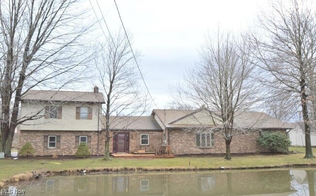 Hitchcock Rd, Youngstown, OH 44512