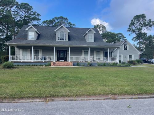 121 Fernwood Dr, Pass Christian, MS, 39571-2535 | Card Image