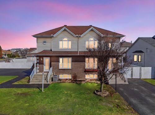 125 Rue Des Sarcelles, Gatineau, QC, J8M2E2 | Card Image