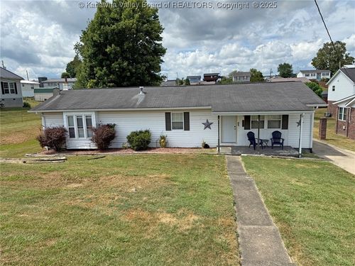 2486 Walnut St, Hurricane, WV, 25526-9661 | Card Image