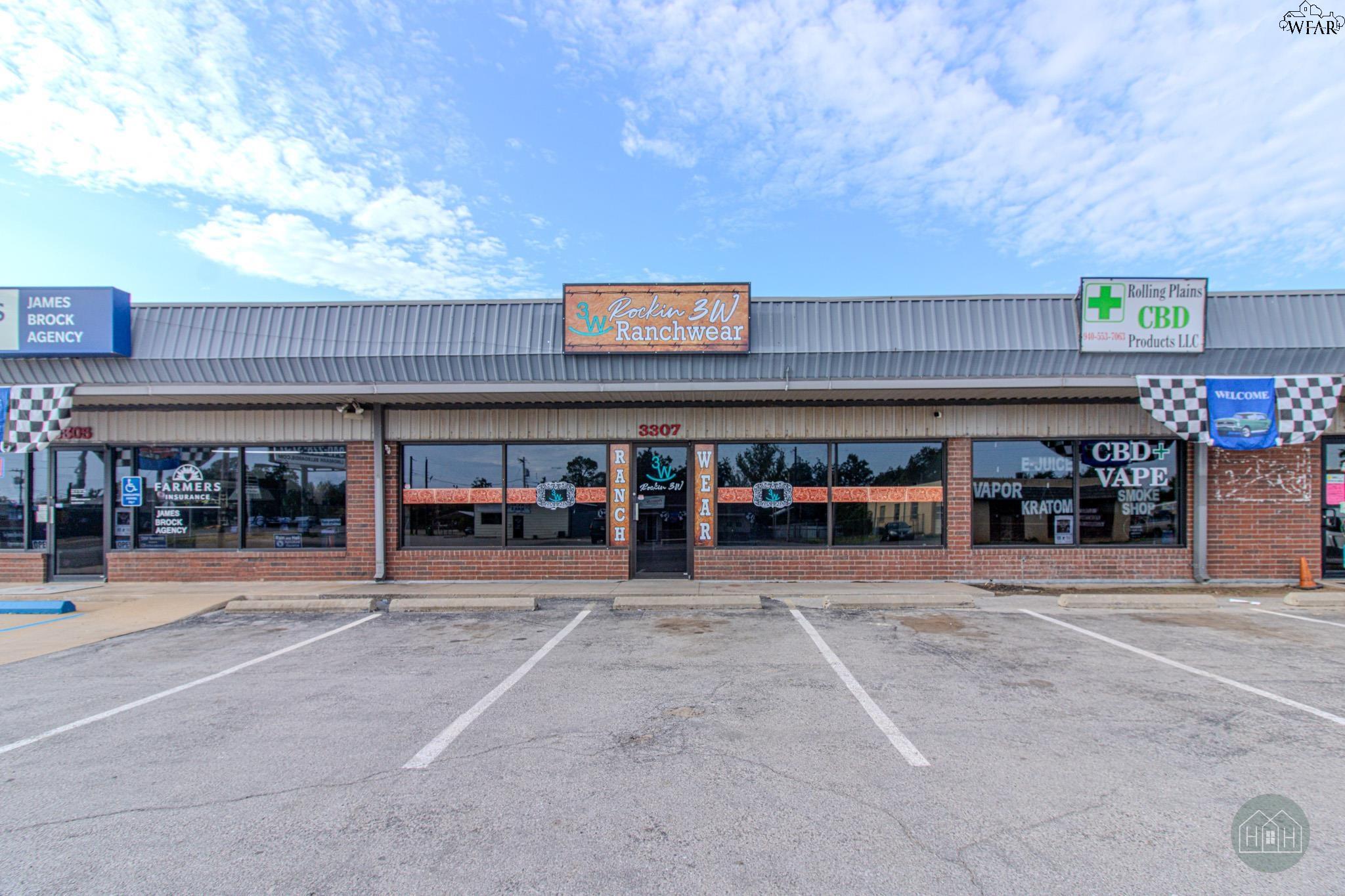 Commercial Sale in Vernon 2