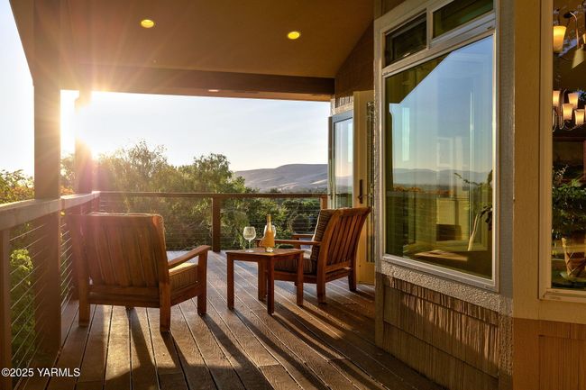 Deck | Image 43