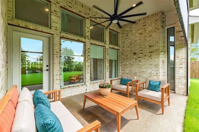 virtual staged covered patio | Image 40