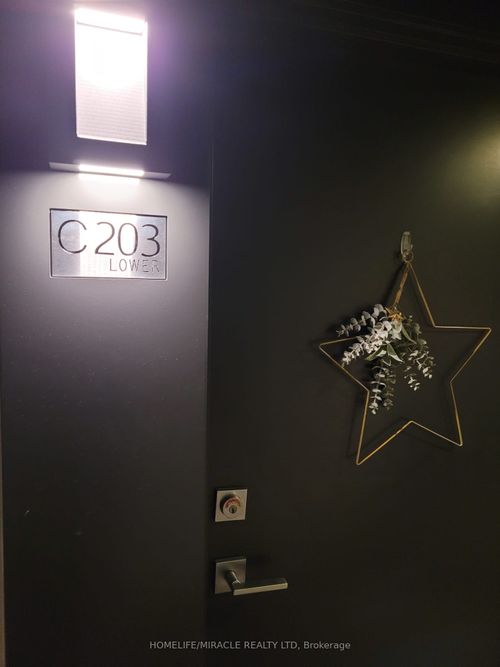 c203-5260 Dundas St, Burlington, ON, L7L0J7 | Card Image