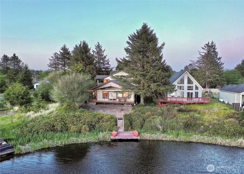 137 N Razor Clam Dr Sw, Ocean Shores, WA, 98569-9583 | Card Image