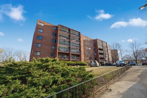 apt-68-2 Summit Dr, Reading, MA, 01867-4046 | Card Image