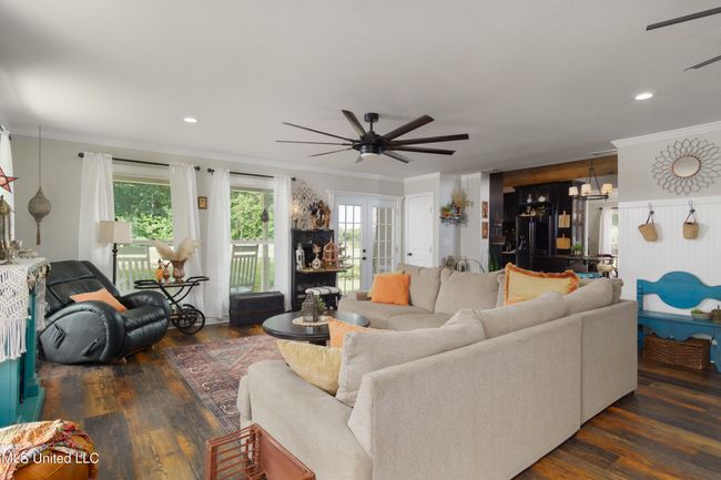 Living Room | Image 6
