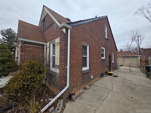 15419 Young Street, Detroit, MI, 48205 | Card Image