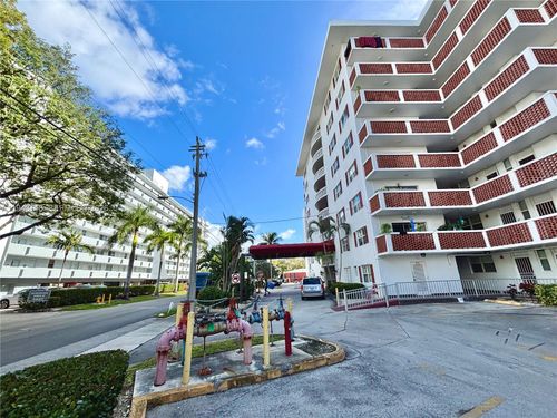 apt-415-3660 Ne 166th St, North Miami Beach, FL, 33160-3860 | Card Image