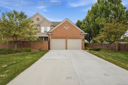 107 Charleston Dr, Troy, MI, 48098-3008 | Card Image