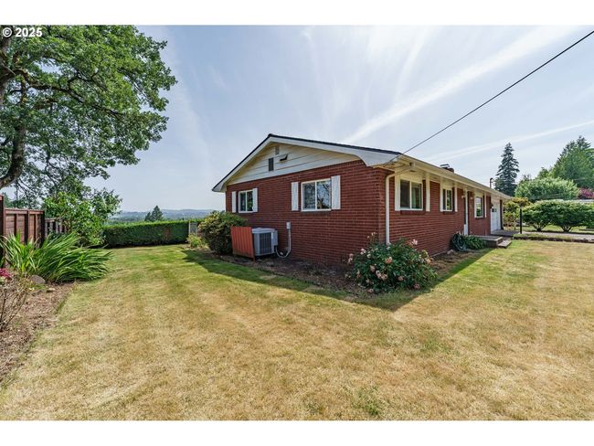 1938 Nw Sierra Ln, House other with 3 bedrooms, 2 bathrooms and 2 parking in Camas WA | Image 4