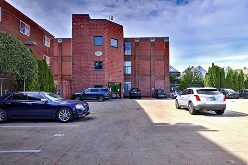 apt-110-390 Charles St, Bridgeport, CT, 06606-5676 | Card Image