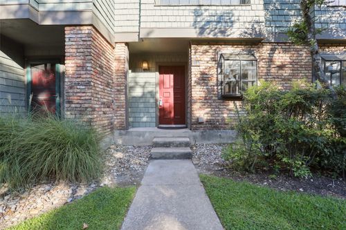 45-7122 Wood Hollow Dr, Austin, TX, 78731-2545 | Card Image