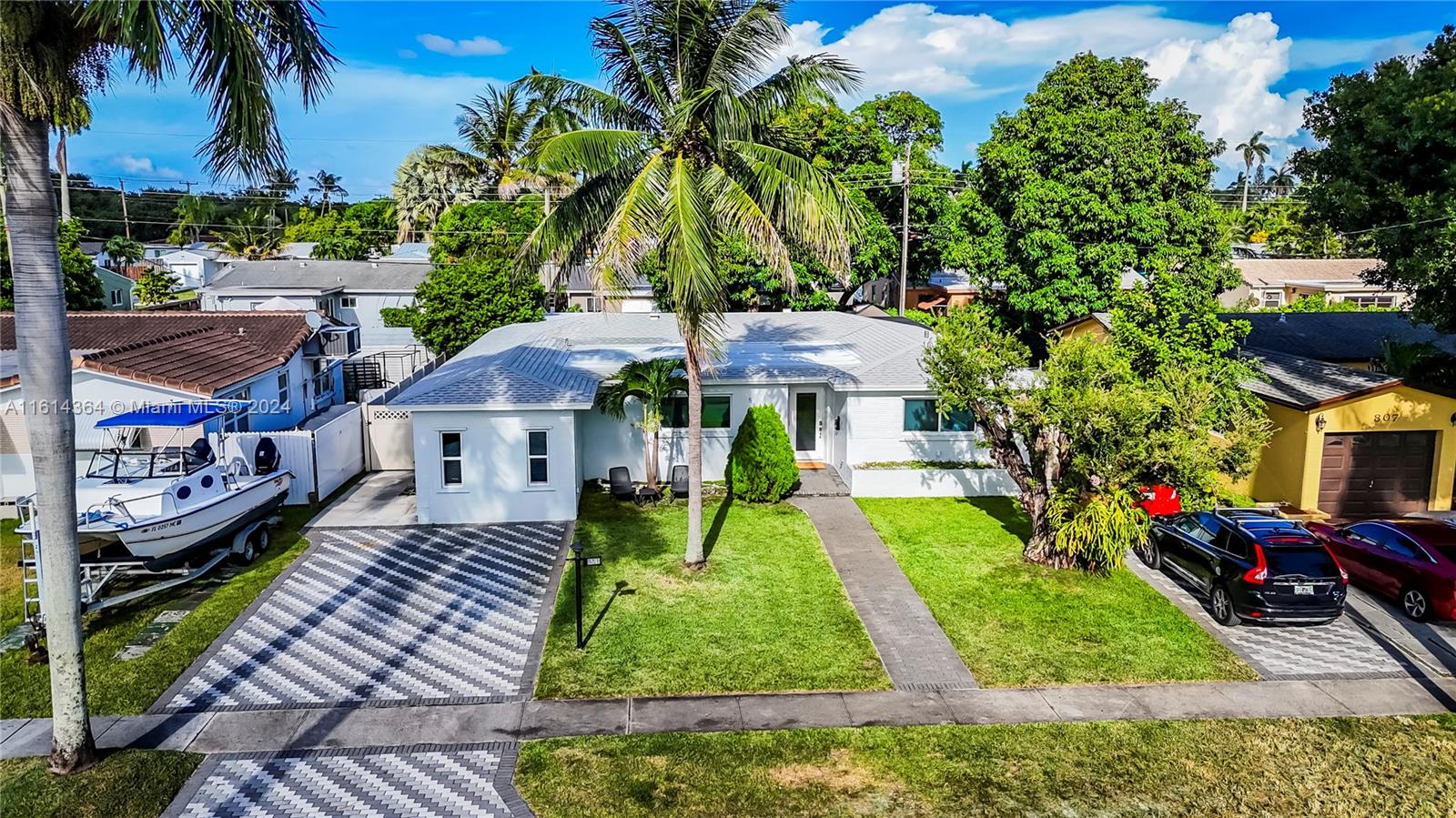 32nd Ct, Hollywood, FL 33021