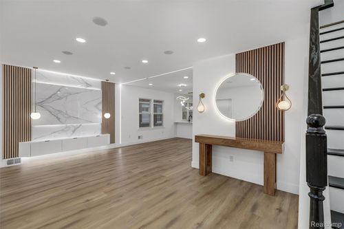 12519 Maiden St, Detroit, MI, 48213-1892 | Card Image