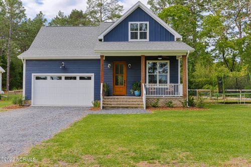 2130 E Connecticut Ave, Southern Pines, NC, 28387-6904 | Card Image