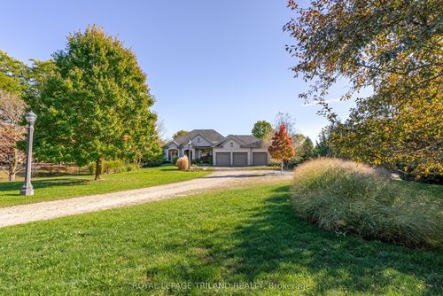 2893 Catherine St, Dorchester, ON, N0L1G4 | Card Image