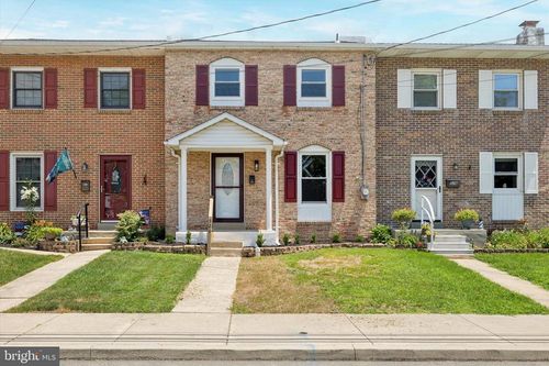 524 Dotts St, PENNSBURG, PA, 18073-1518 | Card Image