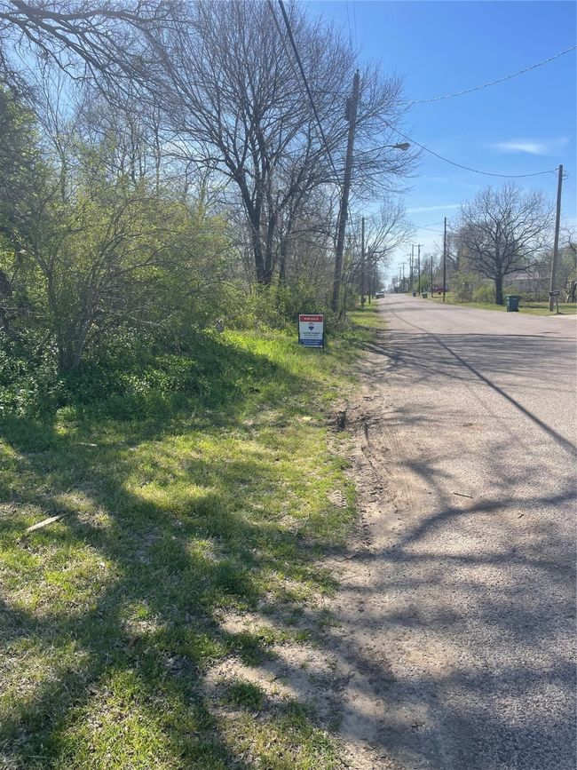 1021 N Branch St, Home with 0 bedrooms, 0 bathrooms and null parking in Sherman TX | Image 6