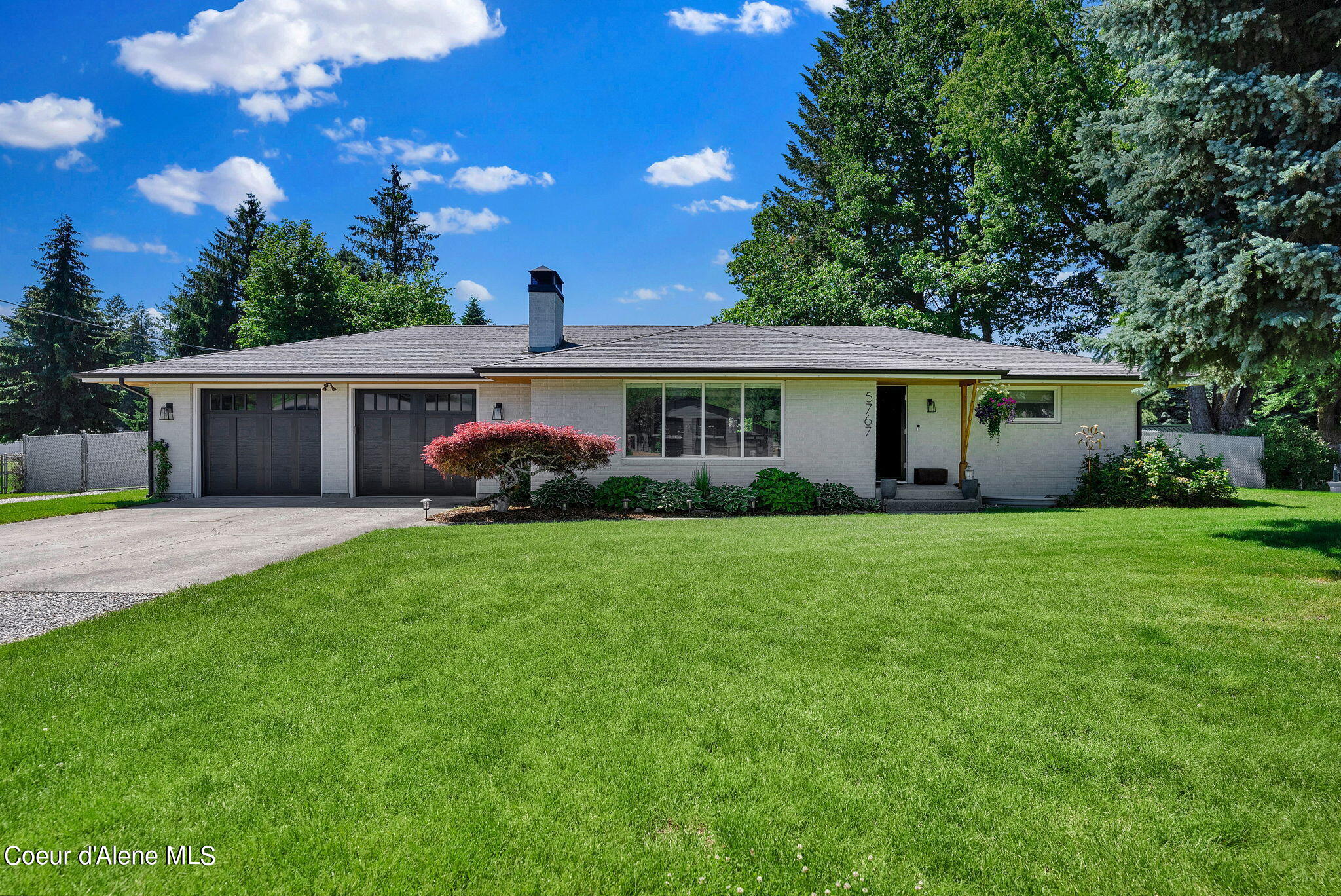 Davenport St, Dalton Gardens, ID 83815