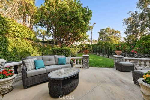 5032 Amalfi Way, Oxnard, CA, 93035-2805 | Card Image