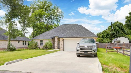 46 Nelson Ct, Jones Creek, TX, 77541-9743 | Card Image