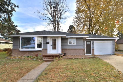 212 8th St Ne, Staples, MN, 56479-2412 | Card Image