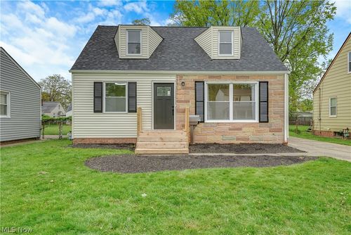 29050 Edgewood Dr, Willowick, OH, 44095-4737 | Card Image
