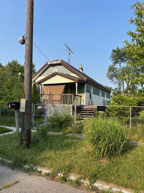 17150 Orleans St, Detroit, MI, 48203-2428 | Card Image