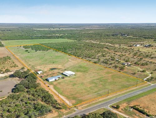 9009 Fm 462 S, Hondo, TX, 78861-5563 | Card Image