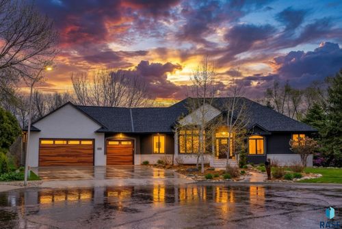 6004 S Prairie View Cir, Sioux Falls, SD, 57108-2038 | Card Image