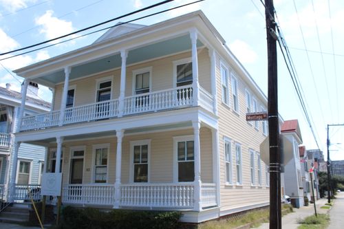 apt-a-63 Montagu St, Charleston, SC, 29401-6218 | Card Image