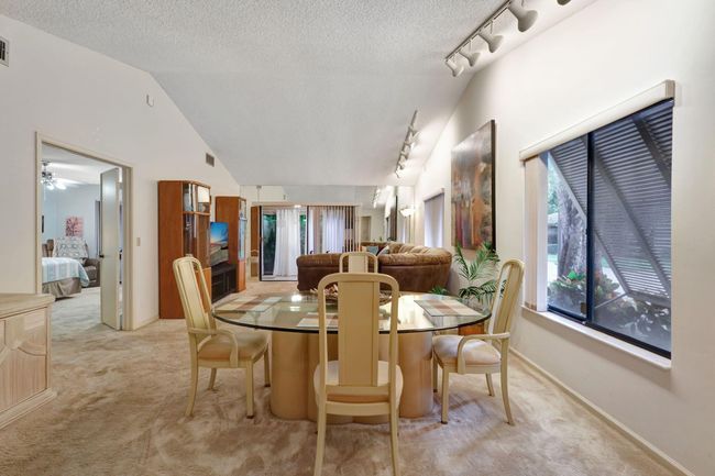 10088 Shadywood Pl, Condo with 2 bedrooms, 2 bathrooms and null parking in Boynton Beach FL | Image 8