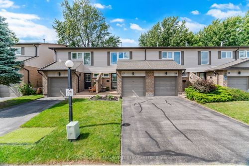 17-2411 Sovereign St, Oakville, ON, L6L1M1 | Card Image