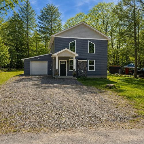 1073 Westside Dr, Newfoundland, PA, 18445-7792 | Card Image