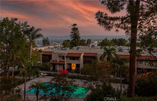 30-9418 Via Patricia, Burbank, CA, 91504-1324 | Card Image