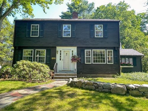 11 Oak St, Hamilton, MA, 01982 | Card Image