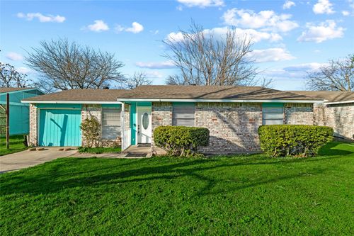 715 Sun Valley Dr, Duncanville, TX, 75116-2458 | Card Image