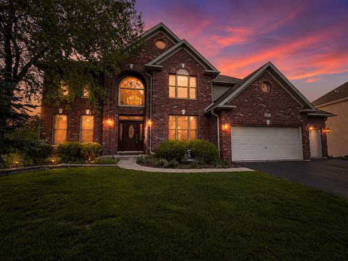 261 Johnson Woods Dr, Batavia, IL, 60510-3094 | Card Image