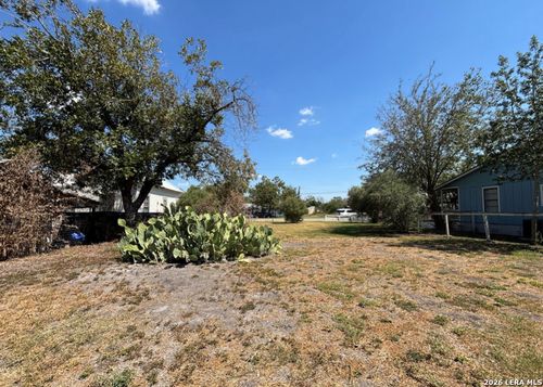 11615 Castro Ave, La Coste, TX, 78039-2313 | Card Image
