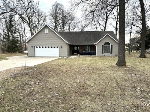 39 Beyers Lake Est, Pana, IL, 62557-9714 | Card Image