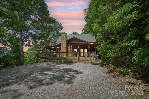 1253 Forest Dr, Maggie Valley, NC, 28751-5518 | Card Image