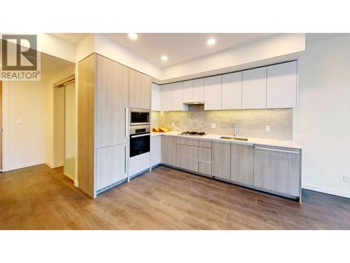 6633 Buswell St, Richmond, BC, V6Y0M3 | Card Image