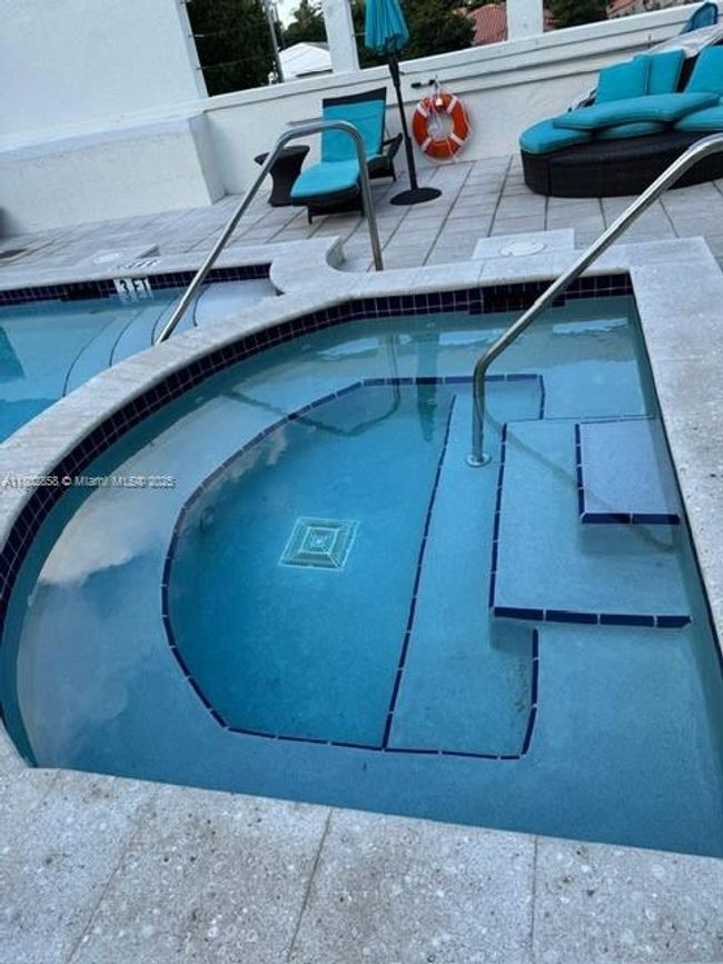 APT-12 - 9172 Collins Ave, Condo with 3 bedrooms, 2 bathrooms and null parking in Surfside FL | Image 14